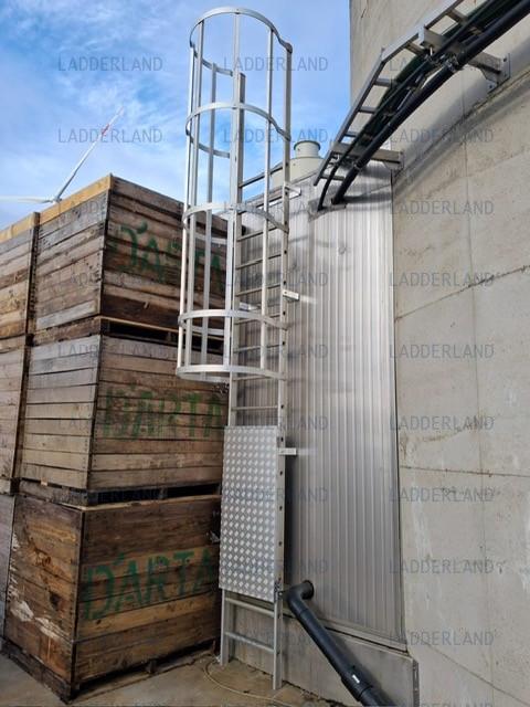 Kooiladder met deur